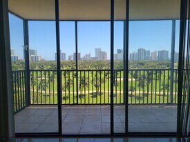 20335 W Country Club Dr, Unit 705 in Aventura, FL - Building Photo