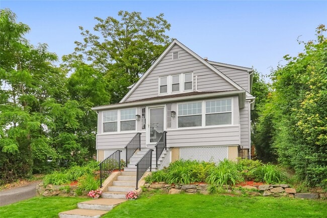 property at 19 Deane Pl