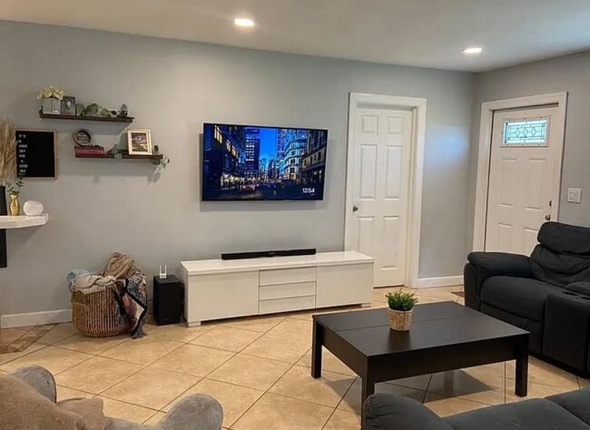 6500 SW 4th St in Pembroke Pines, FL - Building Photo - Building Photo