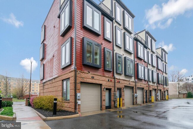 601 N Henry St in Alexandria, VA - Building Photo - Building Photo