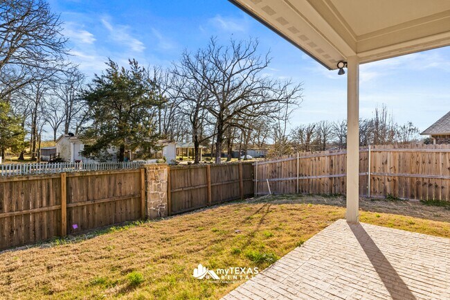 2701 Stone Hedge St in Mount Pleasant, TX - Building Photo - Building Photo