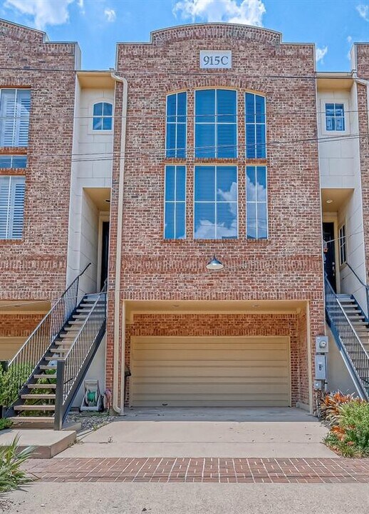 915 Knox St in Houston, TX - Building Photo