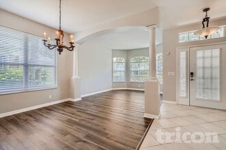 5555 Burlwood Dr in Orlando, FL - Foto de edificio - Building Photo