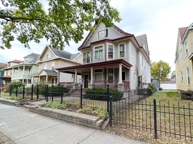 2726 Chicago Ave in Minneapolis, MN - Building Photo - Primary Photo