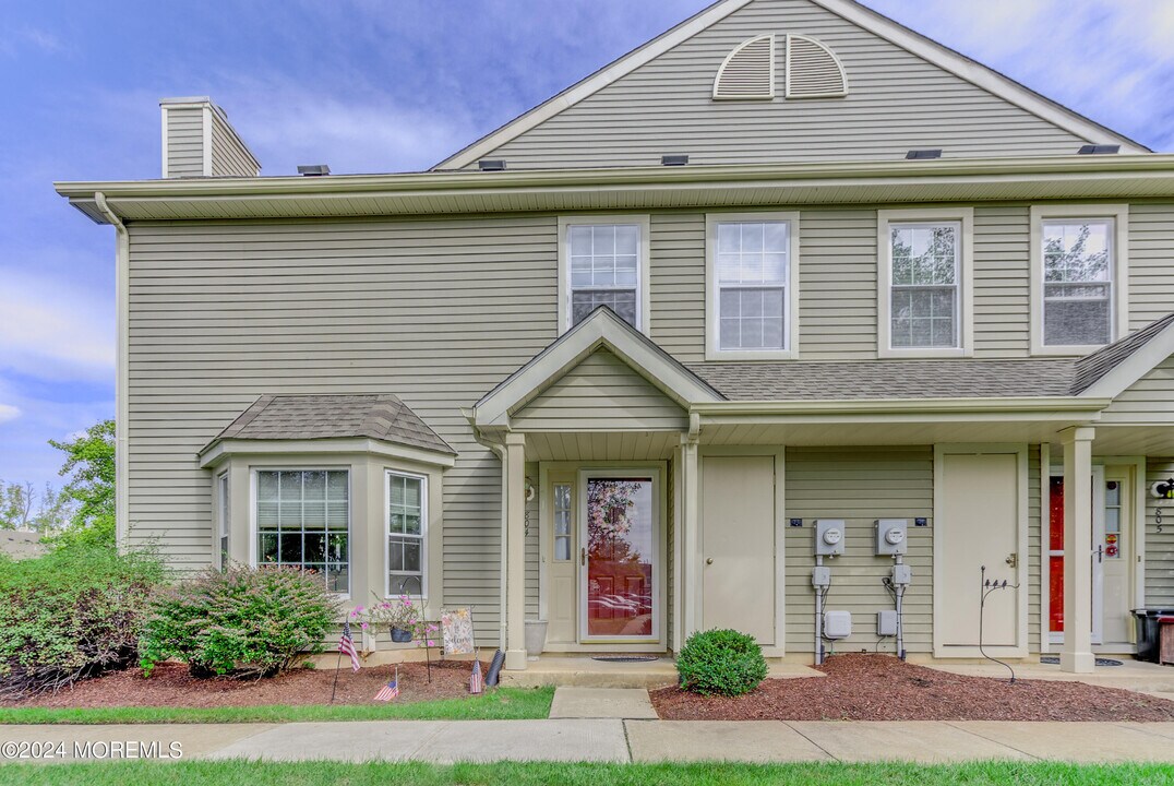 804 Trescott Pl in Mount Laurel, NJ - Building Photo