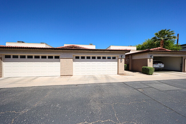 3221 N 37th St, Unit 32 in Phoenix, AZ - Foto de edificio - Building Photo