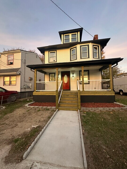 1910 43rd St in Pennsauken, NJ - Building Photo