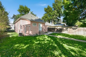 1019 Laporte Ave in Fort Collins, CO - Foto de edificio - Building Photo