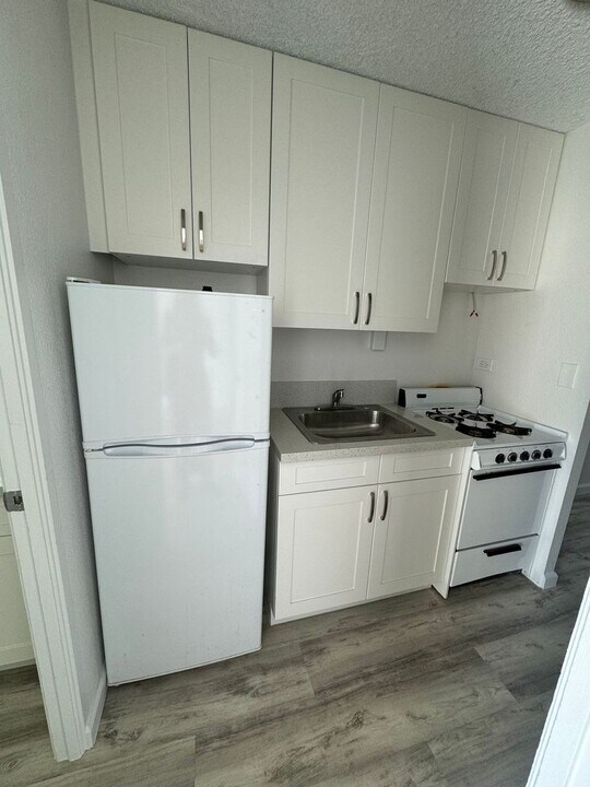 1911 Kalakaua Ave in Honolulu, HI - Building Photo