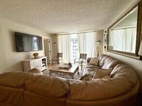 101 Briny Ave in Pompano Beach, FL - Building Photo - Building Photo