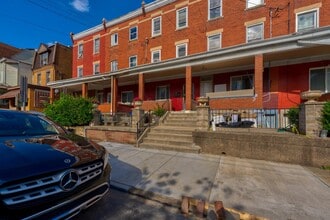 3422 Ward St, Unit 3 in Pittsburgh, PA - Building Photo - Building Photo