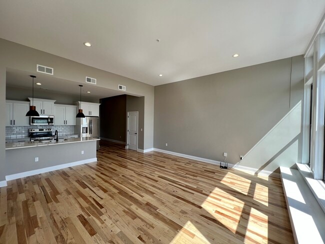 409 Lackawanna Ave, Unit 412