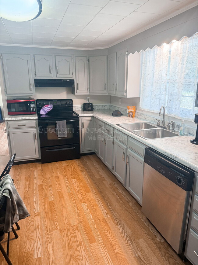 1145 Waterville Rd in Skowhegan, ME - Building Photo - Building Photo