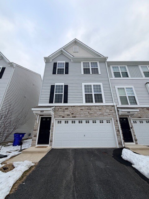 447 Wyatt Dr in Townsend, DE - Building Photo