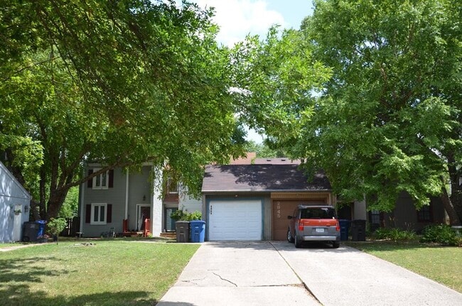 property at 2843 SE 20th St