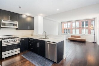 1100 Maxwell Ln in Hoboken, NJ - Building Photo - Building Photo