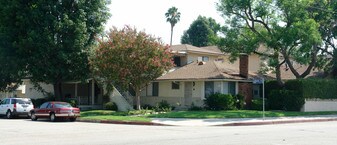 14157 Moorpark St Apartments