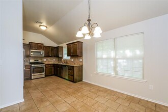 1338 Selborne Pl in Yukon, OK - Building Photo - Building Photo