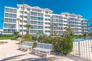 2121 Gulf Shore Blvd N-Unit -305 in Naples, FL - Building Photo - Building Photo