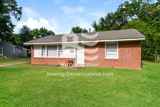 522 Capitol Pkwy Ct in Montgomery, AL - Foto de edificio - Building Photo