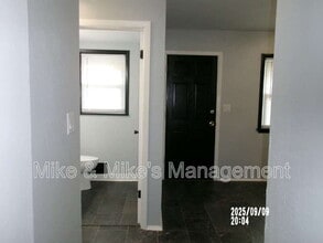 6400 N 73rd St in Milwaukee, WI - Building Photo - Building Photo