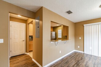 6246 Maisai Rd in Zephyrhills, FL - Building Photo - Building Photo