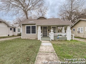 843 Bailey Ave in San Antonio, TX - Building Photo