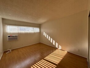 231 W Tujunga Ave-Unit -C in Burbank, CA - Building Photo - Building Photo