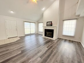 1214 Onyx Ln in Normal, IL - Building Photo - Building Photo