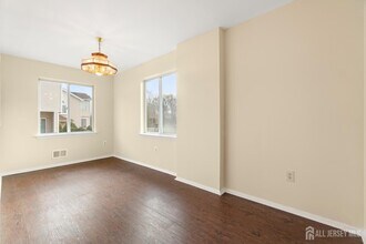 1606 Madaline Dr in Woodbridge Township, NJ - Building Photo - Building Photo