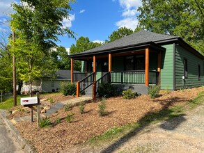 Room in House on Fargo St in Durham, NC - Building Photo - Building Photo