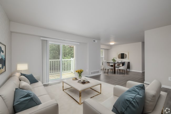 Edgewater Manor