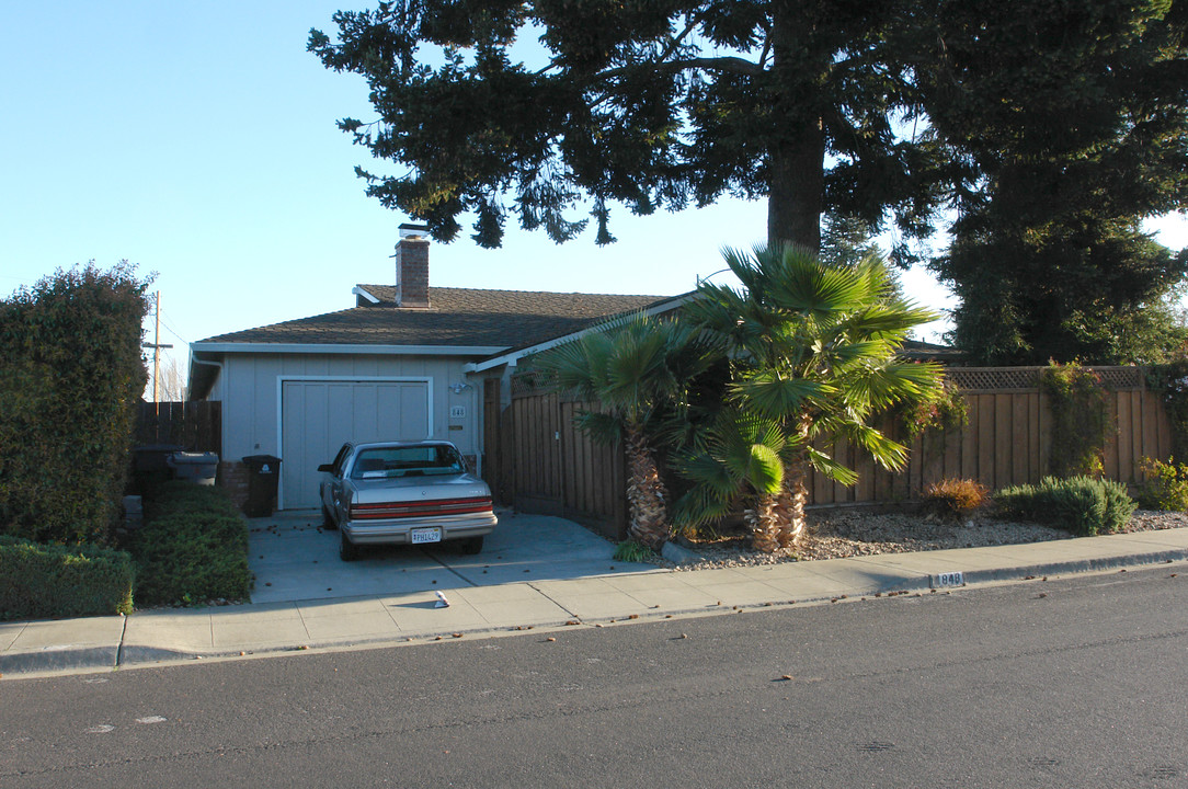 848 Sevely Dr in Mountain View, CA - Foto de edificio