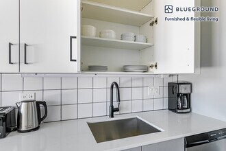 61 W Erie St, Unit FL4-ID1408 in Chicago, IL - Building Photo - Building Photo