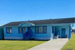 1018 S Mire Ave in Gonzales, LA - Building Photo