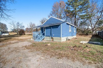 242 Cross St in Loganville, GA - Building Photo - Building Photo