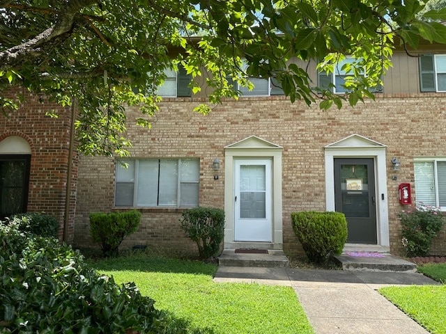 property at 3919 Overland Hts