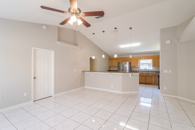 2011 Cardiff Ln in Middleburg, FL - Building Photo - Building Photo