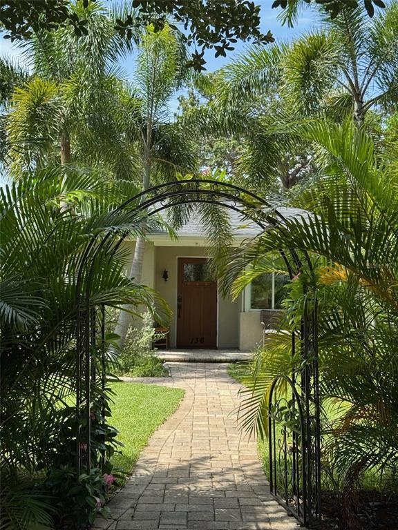 property at 136 25th Ave N
