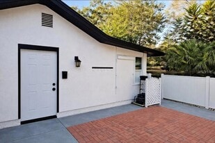 5000 3rd Ave N in St. Petersburg, FL - Building Photo