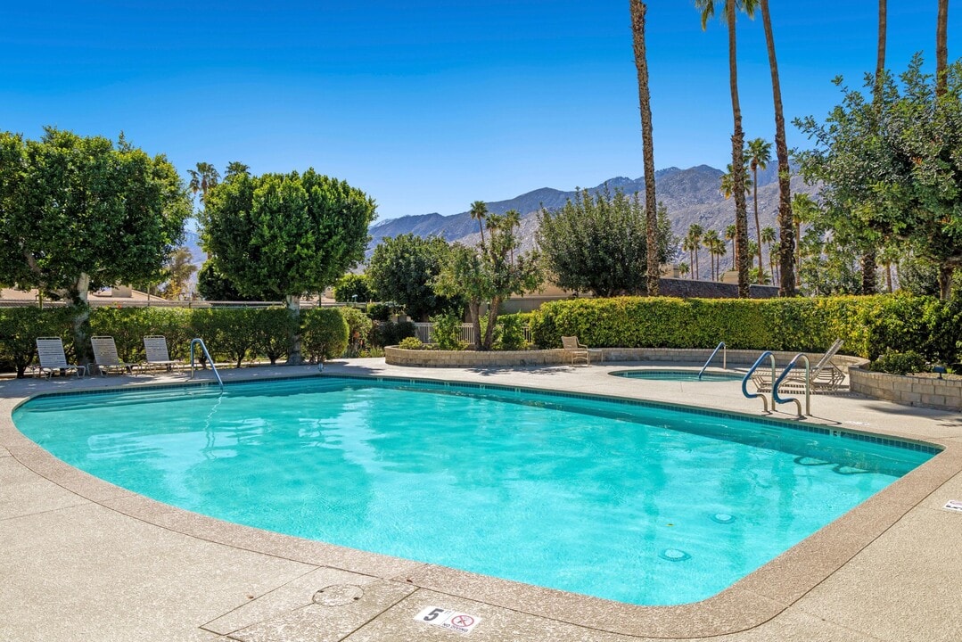 1254 Tiffany Cir S in Palm Springs, CA - Building Photo