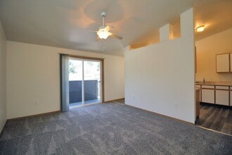 1432-1422-1428 NE 160th Ave in Portland, OR - Building Photo - Building Photo