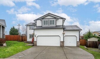 16669 Rainier View Dr SE in Yelm, WA - Building Photo