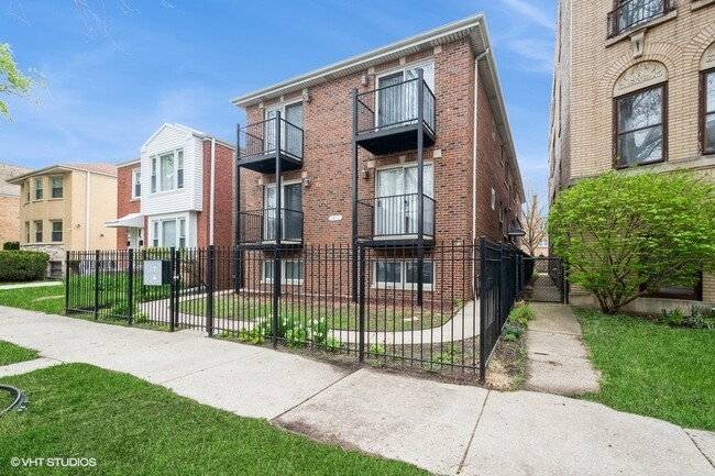 property at 7411 N Claremont Ave