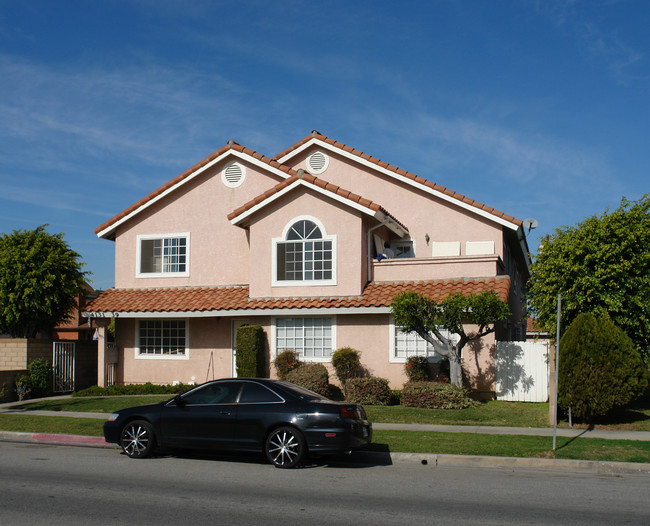 4131-4139 Farquhar Ave in Los Alamitos, CA - Foto de edificio - Building Photo