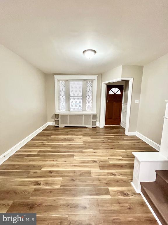 306 Lindley Ave in Philadelphia, PA - Foto de edificio - Building Photo