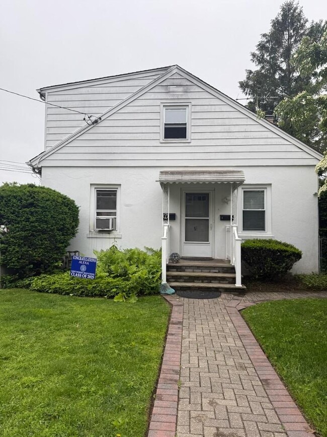 property at 76 5th Ave
