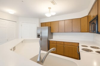 1575 Oakfield Dr in Ann Arbor, MI - Building Photo - Building Photo