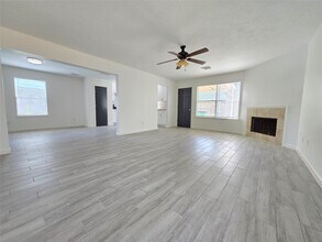 11735 Sunny Stream Dr in Tomball, TX - Building Photo - Building Photo