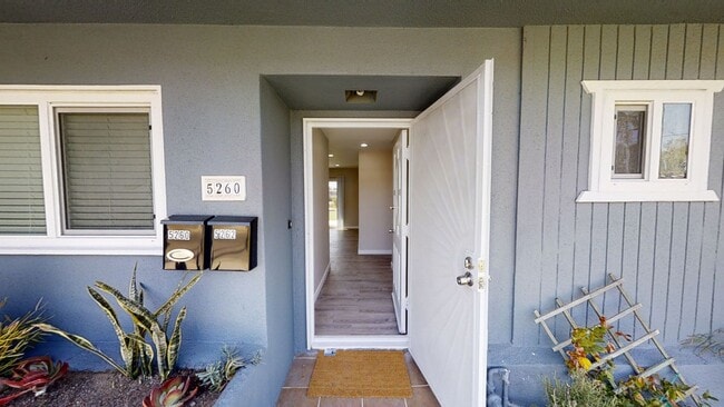 5260 Tipton St in San Diego, CA - Building Photo - Building Photo